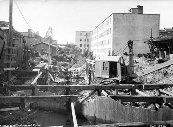 hovinbekken_legges_i_ror1